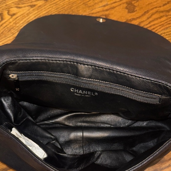 Vintage Chanel Quilted Black Caviar Leather Shoulder Bag - Picture 4 of 4